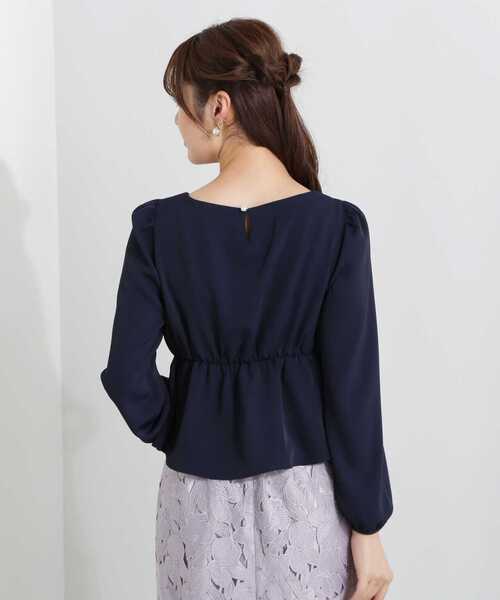 PROPORTION BODY DRESSING(プロポーションボディドレッシング)の「パールペプラムブラウス / 1213110101(シャツ/ブラウス・レディース・ライトグリーン/ネイビー/オフホワイト・SMALL/MEDIUM)」の15枚目の写真