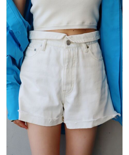 EVRIS（エヴリス）の「ダメージデニムショートパンツ（デニムパンツ・レディース・ホワイト/ブラック/ブルー・SMALL/MEDIUM）」の2枚目の写真