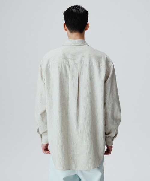ADAM ET ROPE'(アダムエロペ)の「ヘビーリネン ストライプ ビッグシルエット レギュラーカラーシャツ(シャツ/ブラウス・メンズ・ホワイト系その他5・M/L)」の8枚目の写真