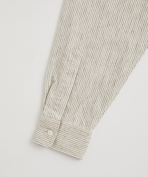 ADAM ET ROPE'(アダムエロペ)の「ヘビーリネン ストライプ ビッグシルエット レギュラーカラーシャツ(シャツ/ブラウス・メンズ・ホワイト系その他5・M/L)」の5枚目の写真
