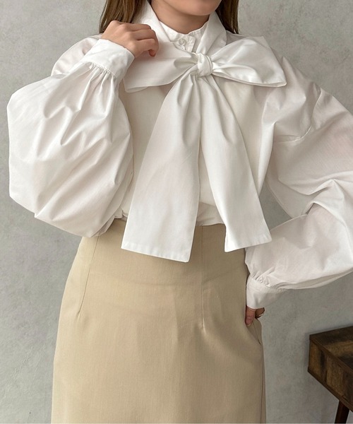 apres jour clair（アプレジュールクレア）の「【apres jour clair】ボウタイ付ブラウス【ZOZOTOWN限定アイテム】（シャツ/ブラウス・レディース・ライトグレー/オフホワイト/オレンジ系その他・X-LARGE/フリー）」の4枚目の写真
