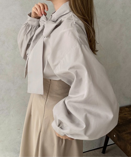 apres jour clair（アプレジュールクレア）の「【apres jour clair】ボウタイ付ブラウス【ZOZOTOWN限定アイテム】（シャツ/ブラウス・レディース・ライトグレー/オフホワイト/オレンジ系その他・X-LARGE/フリー）」の10枚目の写真