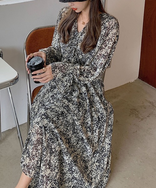 Primazel（プリマゼル）の「総柄ロングシフォンワンピース（ワンピース・レディース・ブラック系その他・M）」の8枚目の写真