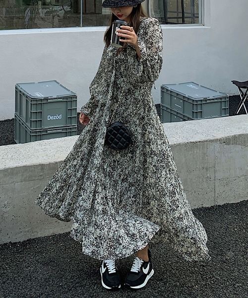 Primazel（プリマゼル）の「総柄ロングシフォンワンピース（ワンピース・レディース・ブラック系その他・M）」の10枚目の写真