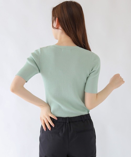 TRUDEA(トルディア)の「総針ランダムリブVネックニット(ニット/セーター・レディース・ホワイト×ネイビー/ホワイト×ブラック/ミント/ホワイト/ベージュ/モカ/ブラック/ブルーグリーン・MEDIUM/LARGE)」の21枚目の写真