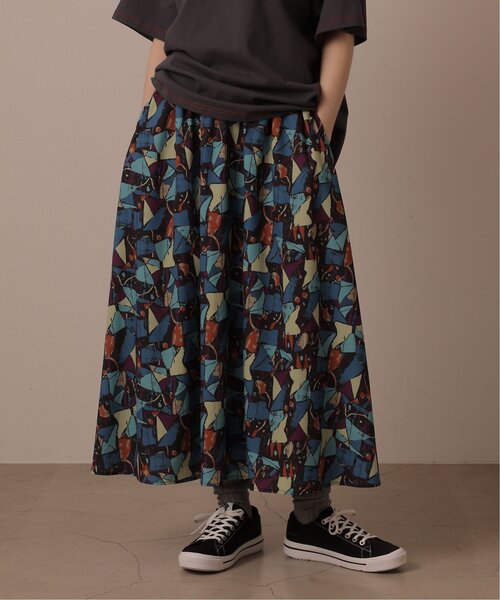 DOUBLE NAME（ダブルネーム）の「オリジナル幾何学アート柄ギャザースカート（スカート・レディース・グリーン/ブラック/オフホワイト・FREE）」の2枚目の写真