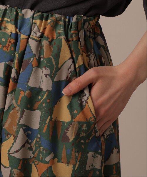 DOUBLE NAME（ダブルネーム）の「オリジナル幾何学アート柄ギャザースカート（スカート・レディース・グリーン/ブラック/オフホワイト・FREE）」の21枚目の写真