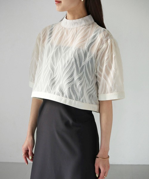 cheriella（シェリエラ）の「【cheriella】WEB限定リーフシアーショートトップス（シャツ/ブラウス・レディース・ブラック/アイボリー・M）」の7枚目の写真