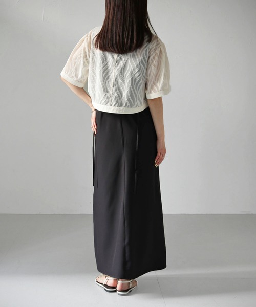 cheriella（シェリエラ）の「【cheriella】WEB限定リーフシアーショートトップス（シャツ/ブラウス・レディース・ブラック/アイボリー・M）」の14枚目の写真