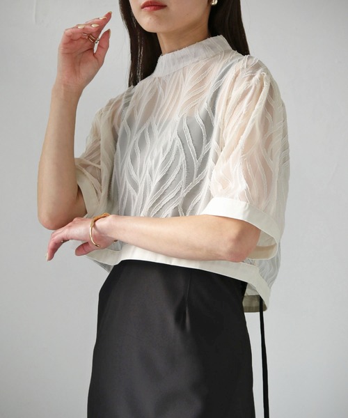 cheriella（シェリエラ）の「【cheriella】WEB限定リーフシアーショートトップス（シャツ/ブラウス・レディース・ブラック/アイボリー・M）」の6枚目の写真