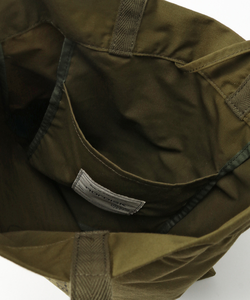 NORDISK(ノルディスク)の「【NORDISK / ノルディスク】TECHNICAL COTTON PILLOW TOTE BAG(トートバッグ・メンズ・カーキ/アイボリー・FREE)」の9枚目の写真