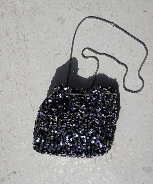 Port（ポート）の「【 Jelly moo / ジェリームー 】 スパンコール スネークチェーン ショルダー バッグ / 巾着 / イブニングバッグ（ハンドバッグ・レディース・ブラック/シルバー/ゴールド・FREE）」の6枚目の写真