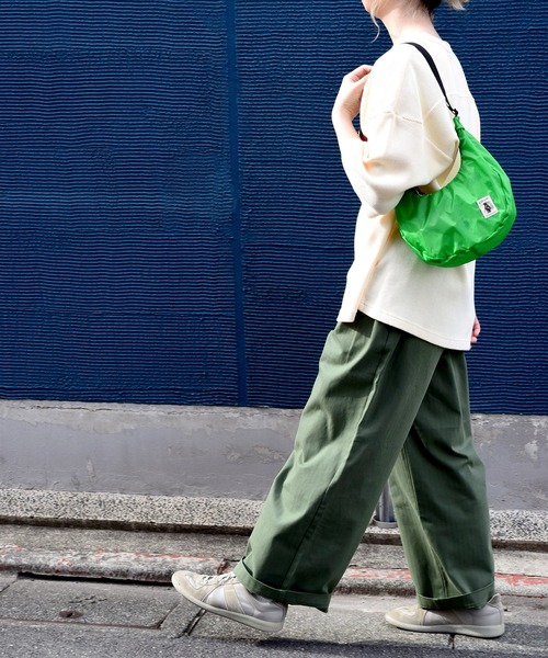 COBMASTER（コブマスター）の「【COBMASTER/コブマスター】BANANA SHOULDER BAG（ショルダーバッグ・メンズ・ベージュ/グリーン/ホワイト/ブラウン/ブラック・FREE）」の8枚目の写真