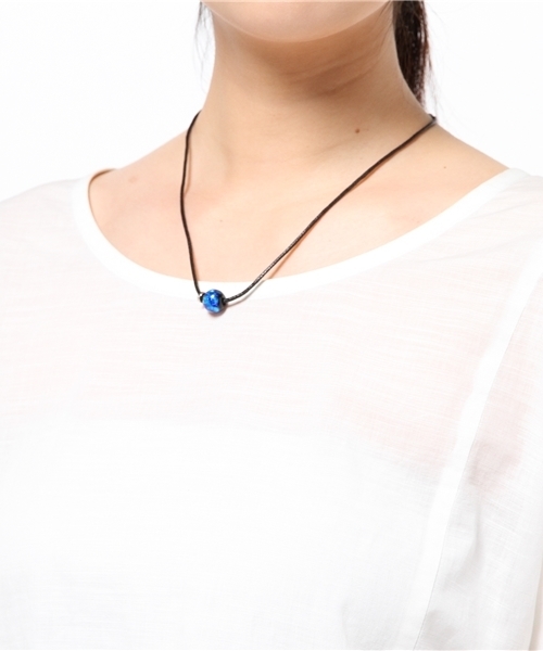 チャイハネ(チャイハネ)の「【チャイハネ】深海ブルー ほたる玉コットンコードネックレス チョーカー(ネックレス・レディース・ブラウン/ブラック/ホワイト/ターコイズブルー・FREE)」の8枚目の写真