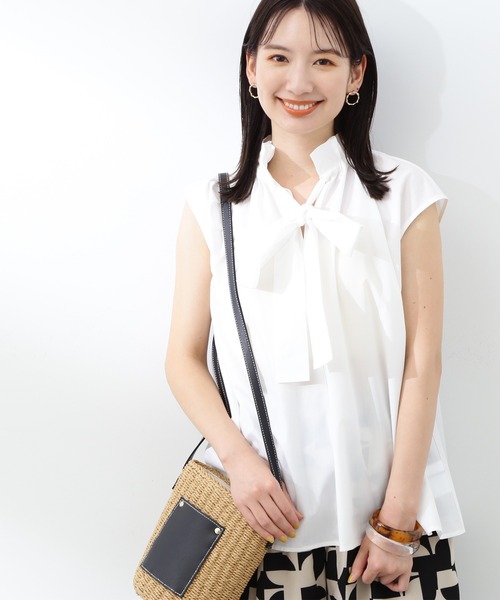 N.(N. Natural Beauty Basic)(エヌエヌナチュラルビューティーベーシック)の「◆リボンタイハイネックフリルブラウス(シャツ/ブラウス・レディース・ブラック/ストライプ/オフホワイト・MEDIUM)」の1枚目の写真