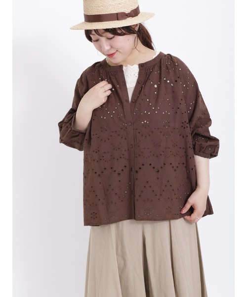 Samansa Mos2（サマンサ モスモス）の「インドカットワーク刺繍七分袖ブラウス（シャツ/ブラウス・レディース・イエロー/グリーン/レッド/ブラウン/オフホワイト/ブラック・F）」の4枚目の写真