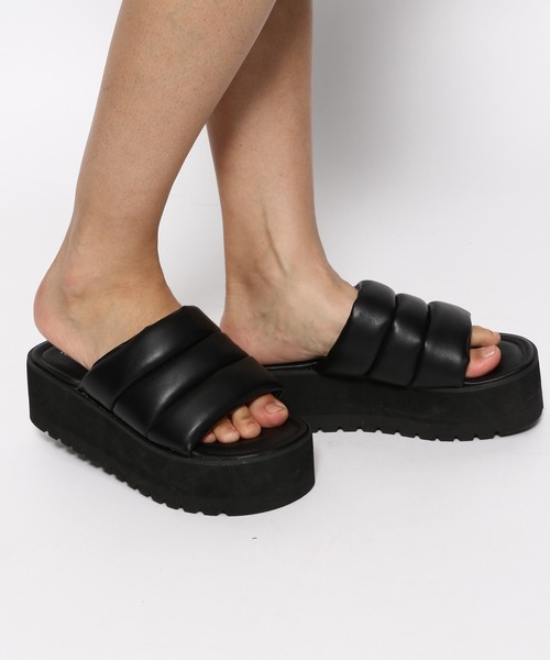 FOREVER 21(フォーエバー トゥエンティーワン)の「アッパークッションサンダル(サンダル・レディース・グリーン/ブラック/シルバー・SMALL/MEDIUM/LARGE)」の2枚目の写真