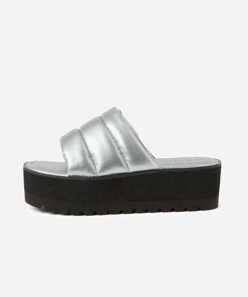 FOREVER 21(フォーエバー トゥエンティーワン)の「アッパークッションサンダル(サンダル・レディース・グリーン/ブラック/シルバー・SMALL/MEDIUM/LARGE)」の18枚目の写真