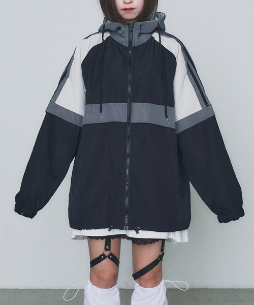 WEGO（ウィゴー）の「WEGO/【一部店限定】バイカラーラインウィンドブレーカー（マウンテンパーカー・レディース・ブラック・FREE）」の6枚目の写真