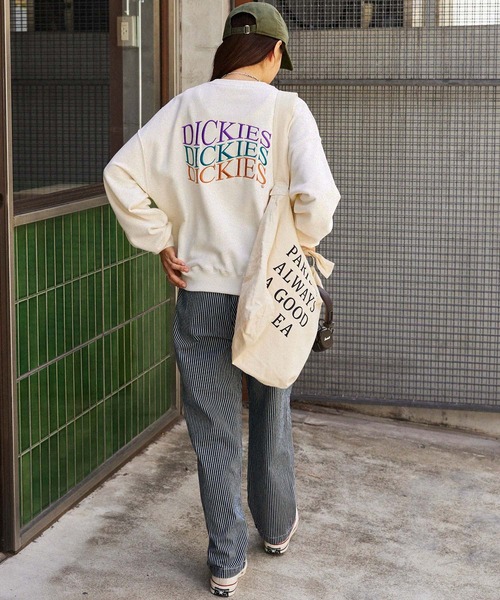 Dickies(ディッキーズ)の「Dickies/ディッキーズ 裏毛パッチロゴ刺繍クルーネックスウェットプルオーバー(スウェット・レディース・オートミール/オフホワイト/ネイビー/バーガンディー・M/L)」の11枚目の写真