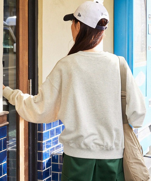 Dickies(ディッキーズ)の「Dickies/ディッキーズ 裏毛パッチロゴ刺繍クルーネックスウェットプルオーバー(スウェット・レディース・オートミール/オフホワイト/ネイビー/バーガンディー・M/L)」の15枚目の写真