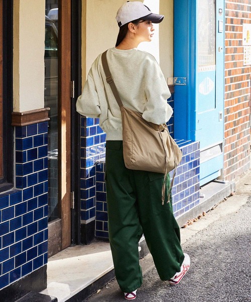 Dickies(ディッキーズ)の「Dickies/ディッキーズ 裏毛パッチロゴ刺繍クルーネックスウェットプルオーバー(スウェット・レディース・オートミール/オフホワイト/ネイビー/バーガンディー・M/L)」の18枚目の写真