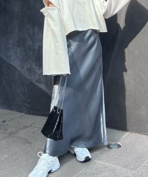 FREE'S MART(フリーズマート)の「◆シャイニーナロースカート(スカート・レディース・ベージュ/グリーン/ブラック・MEDIUM/SMALL)」の2枚目の写真