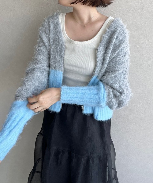 LOWRYS FARM(ローリーズファーム)の「シャギーバイカラーショートカーディガン 968135(カーディガン/ボレロ・レディース・ホワイト/グレー/ピンク・FREE)」の9枚目の写真