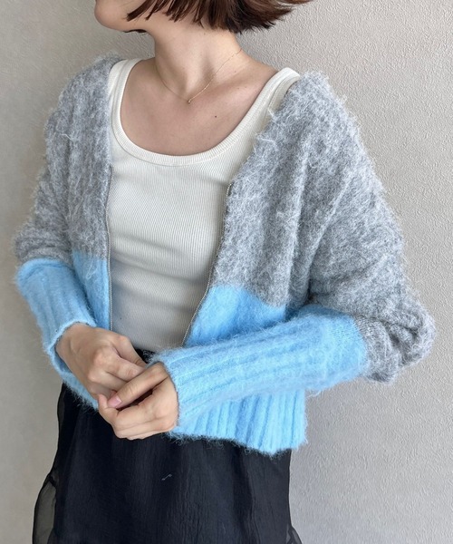LOWRYS FARM(ローリーズファーム)の「シャギーバイカラーショートカーディガン 968135(カーディガン/ボレロ・レディース・ホワイト/グレー/ピンク・FREE)」の11枚目の写真