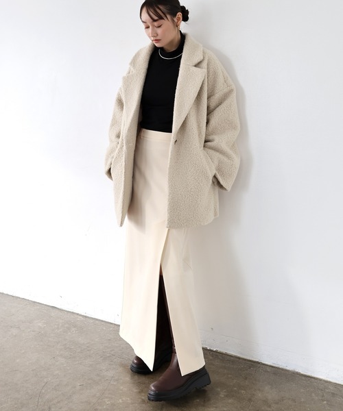 andme（アンドミー）の「ミドル丈シープ調ボアテーラードコート（チェスターコート・レディース・ライトベージュ/ブラック/モカ/ブラウン・M）」の13枚目の写真