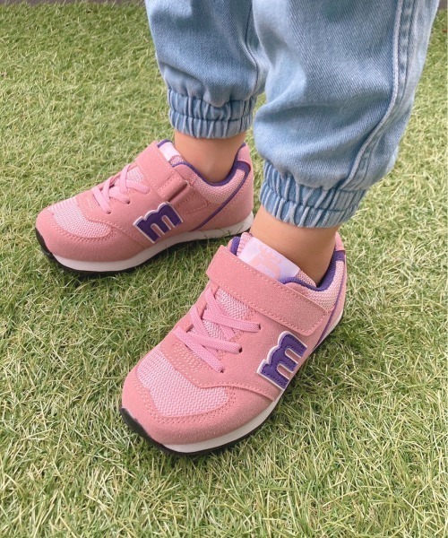 moz（モズ）の「【MOZ】ベルト付きキッズスニーカー（スニーカー・キッズ・ブラック/ブルー/グレー/ピンク・22.0cm/21.0cm/19.0cm/18.0cm/20.0cm）」の4枚目の写真