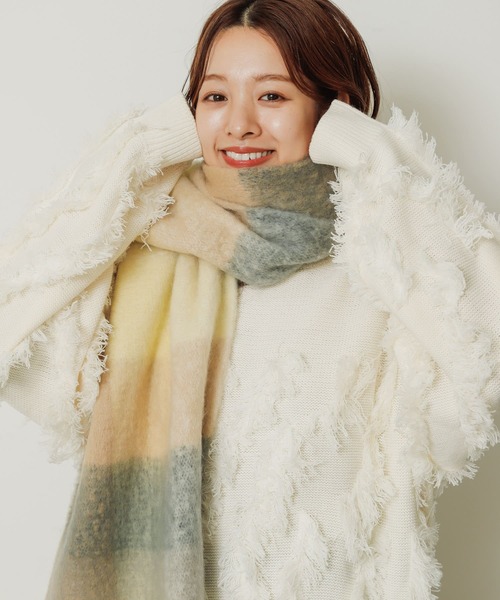 SENSE OF PLACE by URBAN RESEARCH（センスオブプレイスバイアーバンリサーチ）の「『ユニセックス』ボリュームチェックストール（マフラー・レディース・ブルー/グリーン/その他1/イエロー・ONE）」の6枚目の写真