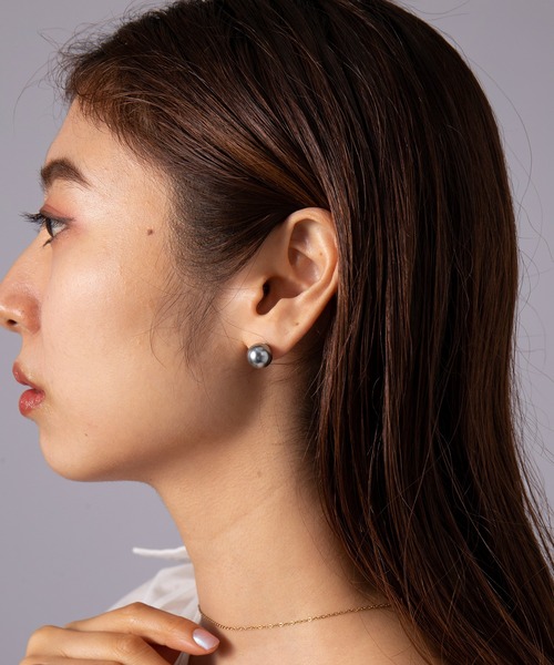 MAISON BREEZE(メゾンブリーズ)の「【MAISON BREEZE】シンプルパールピアス KNF049 ※(ピアス(両耳用)・レディース・ブラック/ホワイト・FREE)」の4枚目の写真