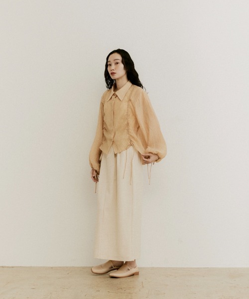 moi tytto（モイテュット）の「ドロストギャザーシアーシャツブラウス（シャツ/ブラウス・レディース・ベージュ/ナチュラル・FREE）」の11枚目の写真