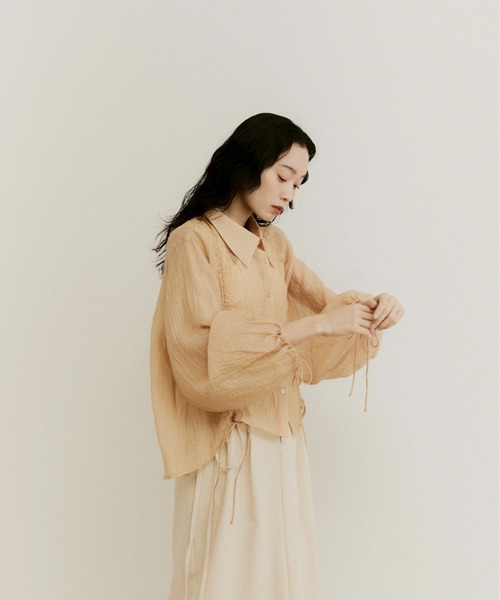 moi tytto（モイテュット）の「ドロストギャザーシアーシャツブラウス（シャツ/ブラウス・レディース・ベージュ/ナチュラル・FREE）」の22枚目の写真