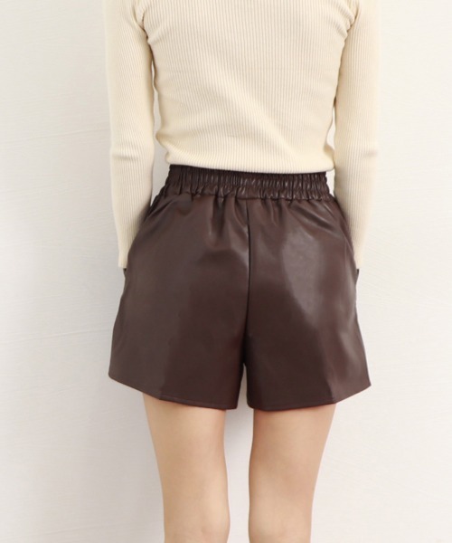 Miniministore(ミニミニストア)の「PUレザー ショートパンツ レディース(その他パンツ・レディース・ブラウン/ブラック/ダークグレー・S/M/XL/L)」の6枚目の写真