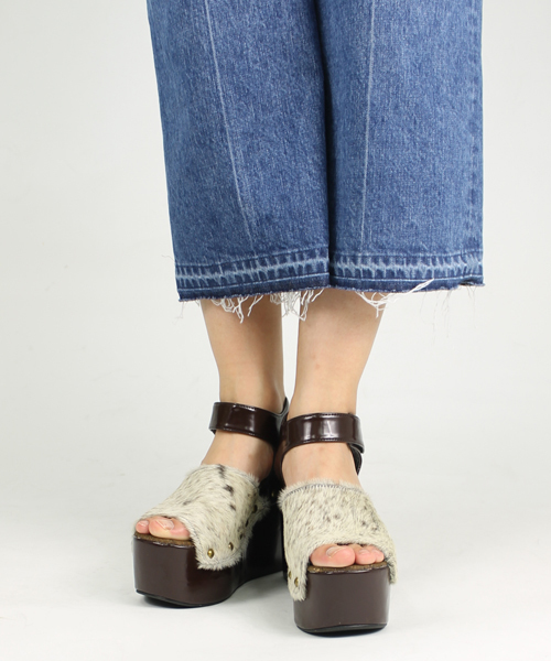 made in HEAVEN（メイドインヘブン）の「HEAVY DUTY PONYS ハラコプラットフォームサンダル（サンダル・レディース・ホワイト/ブラック/ベージュ/その他・22.5/24.5/23.5）」の5枚目の写真