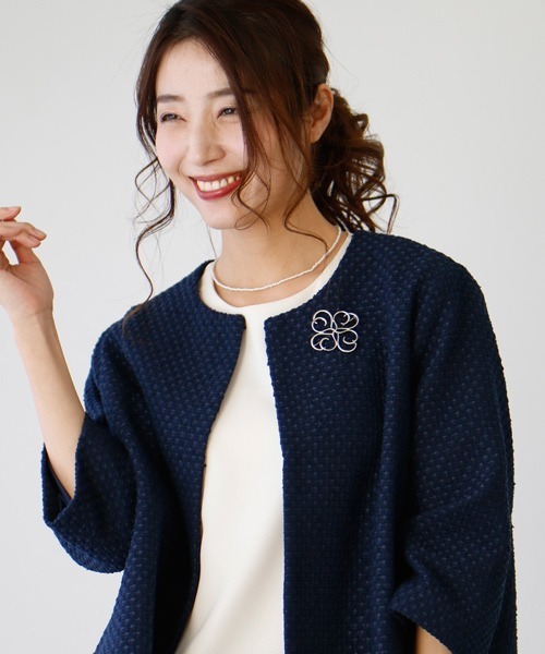 Ehre style(エーレスタイル)の「シンプルな装いを華やかに。スマートな存在感メタルブローチ(ブローチ/コサージュ・レディース・シルバー・FREE)」の2枚目の写真