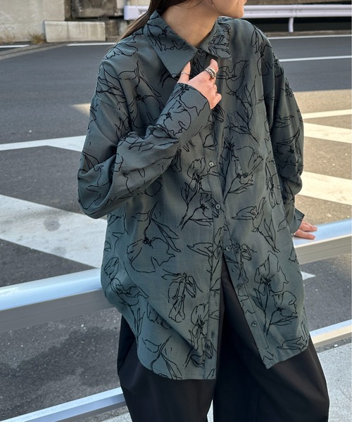 feepur(フェピュール)の「ニュアンスフラワーシアーシャツ(シャツ/ブラウス・レディース・ブラック/オフホワイト/グリーン・MEDIUM)」の8枚目の写真