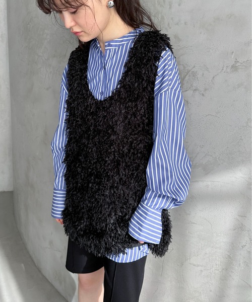 feepur（フェピュール）の「フリンジフェザーUネックベスト（ベスト・レディース・オフホワイト/ブラック・MEDIUM）」の8枚目の写真