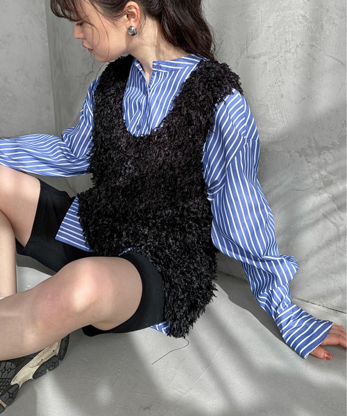 feepur（フェピュール）の「フリンジフェザーUネックベスト（ベスト・レディース・オフホワイト/ブラック・MEDIUM）」の10枚目の写真