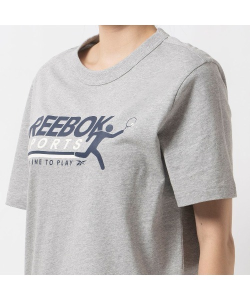 Reebok(リーボック)の「グラフィック Tシャツ / COURT SPORT GRAPHIC TEE(Tシャツ/カットソー・メンズ・グレー/オフホワイト/ネイビー・LARGE/MEDIUM/SMALL/XX-LARGE/X-LARGE)」の11枚目の写真