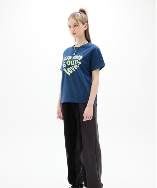 LUVISTRUE(ラヴイズトゥルー)の「DN LUV TEE(Tシャツ/カットソー・レディース・ネイビー/チャコールグレー・FREE)」の3枚目の写真