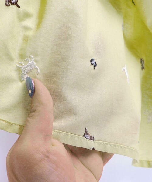 BRANSHES（ブランシェス）の「【Cat’s ISSUE/おそろい】刺繍チュニック（チュニック・キッズ・オフホワイト/イエロー・90/110/120/130/100/140）」の3枚目の写真