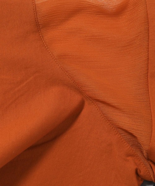 mysty woman（ミスティウーマン）の「シアーショルダープルオーバー　113483（Tシャツ/カットソー・レディース・オフホワイト/ブラック/グレイッシュベージュ/ブルー系その他/オレンジ/ライトグリーン/ピンク・FREE）」の13枚目の写真