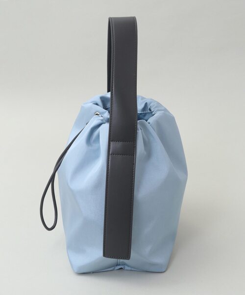 CONVERSE TOKYO（コンバーストウキョウ）の「ONEHANDLE GATHERD DRAWSTRING BAG（ショルダーバッグ・レディース・ブルー/ベージュ/ブラック・FREE）」の8枚目の写真