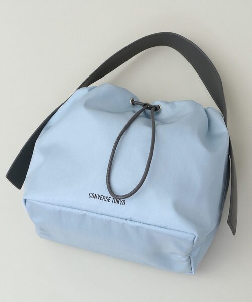 CONVERSE TOKYO（コンバーストウキョウ）の「ONEHANDLE GATHERD DRAWSTRING BAG（ショルダーバッグ・レディース・ブルー/ベージュ/ブラック・FREE）」の13枚目の写真