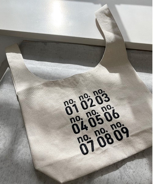 ISOOK（アイスー）の「オリジナルキャンバスマルシェバッグ(chiica original) / 刺繍ロゴ キャンバスバッグ エコバッグ トートバッグ（ハンドバッグ・レディース・アイボリー・FREE）」の17枚目の写真