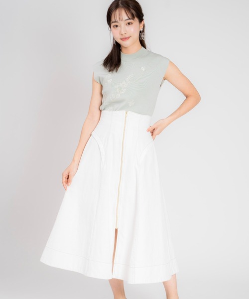 ノエラ★トップス白 NOELA（ノエラ）の「モチーフ刺繍ニット（ニット/セーター）」 - WEAR