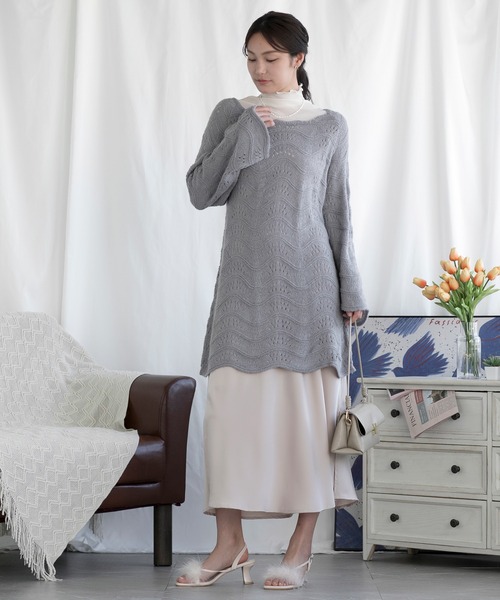 aimoha(アイモハ)の「フェミニンサテンロング丈スカート(スカート・レディース・ブラック/ベージュ/パープル・MEDIUM/LARGE)」の2枚目の写真